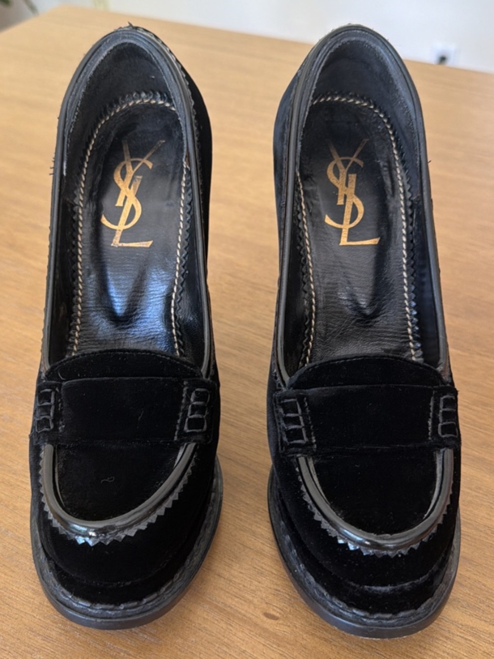 YSL VINTAGE PUMPS